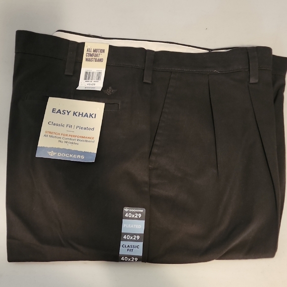 Dockers Other - Dockers NWT Men's Easy Khaki Pleated Pants - Dark Brown